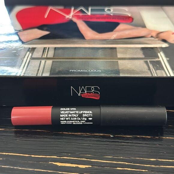 NARS Velvet Matte Lip Pencil shade Dolce Vita- Discontinued Shade - Picture 3 of 4